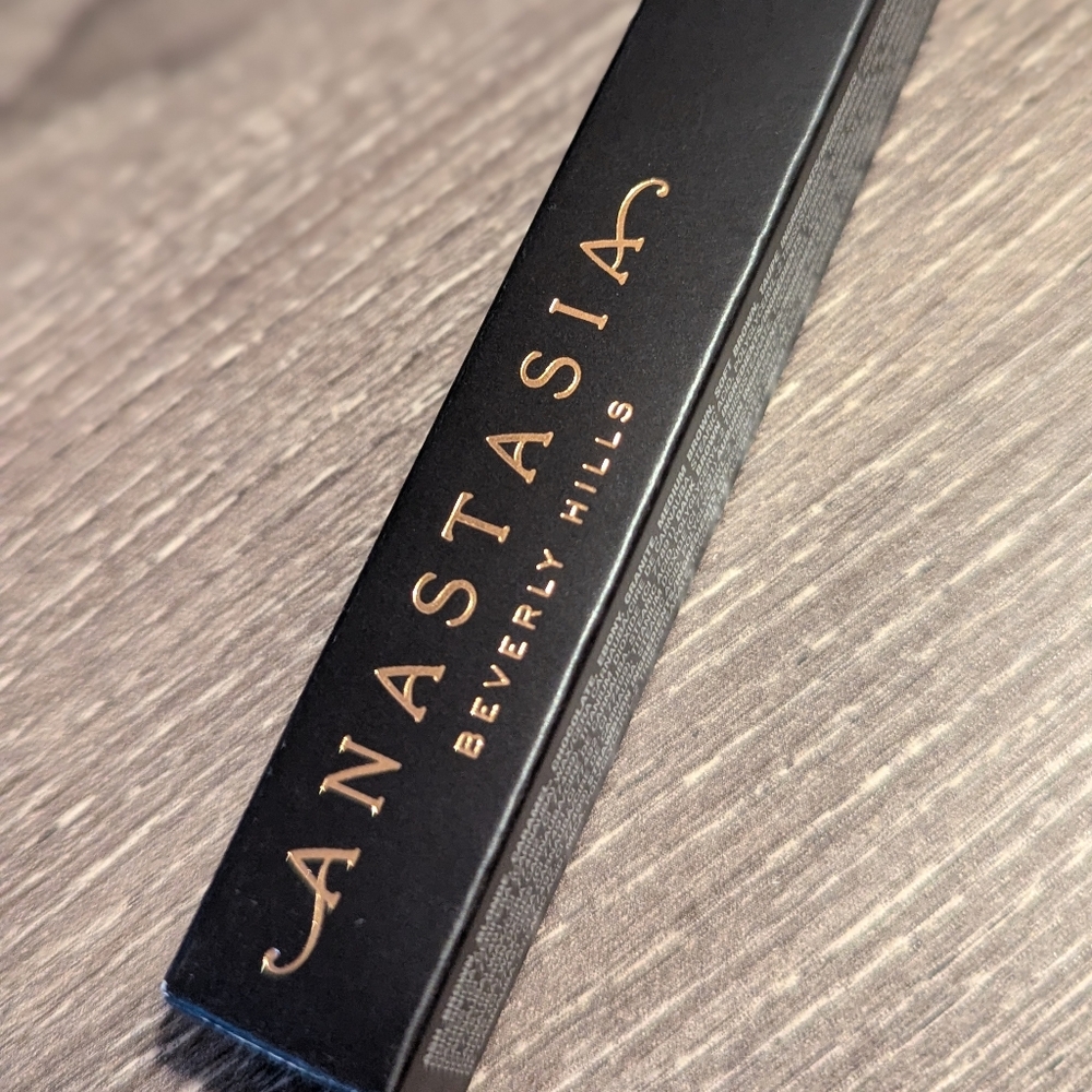 Anastasia Beverly Hills Black and Gold Eyeliner